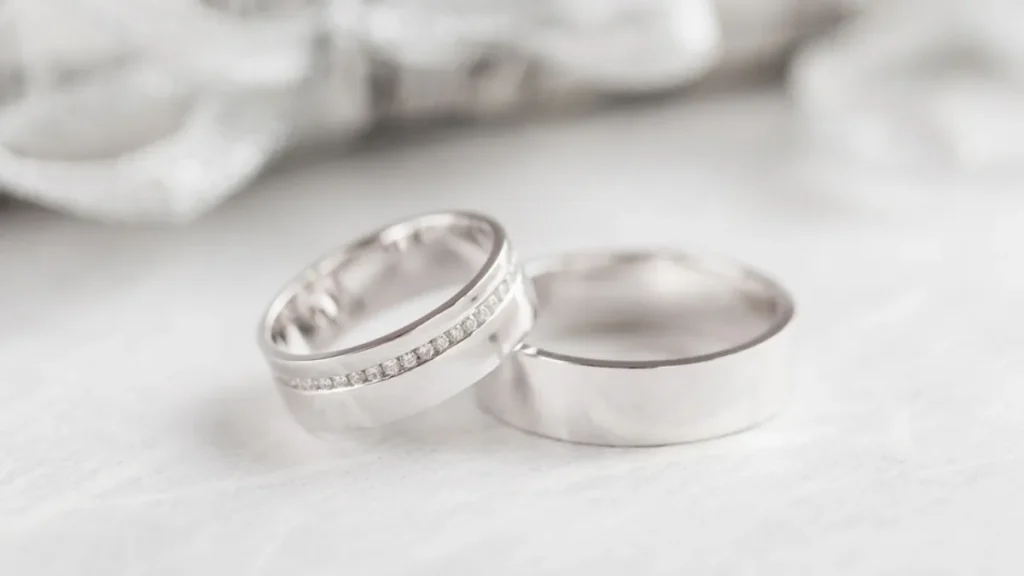 استفاده از آب برای تشخیص طلا سفید از نقره