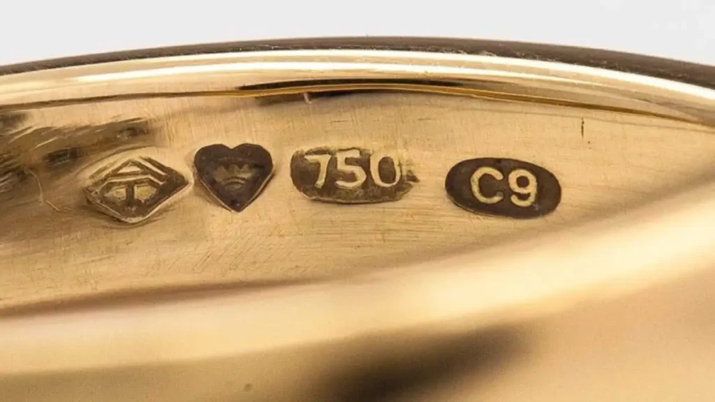 معنی کدهای روی طلا