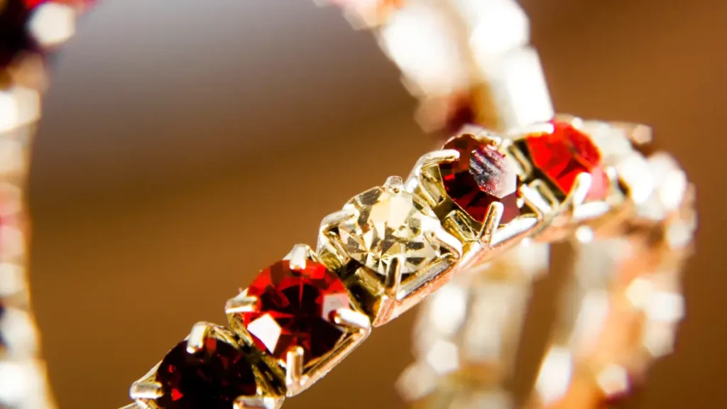 استون از مواد آسیب زا به طلا