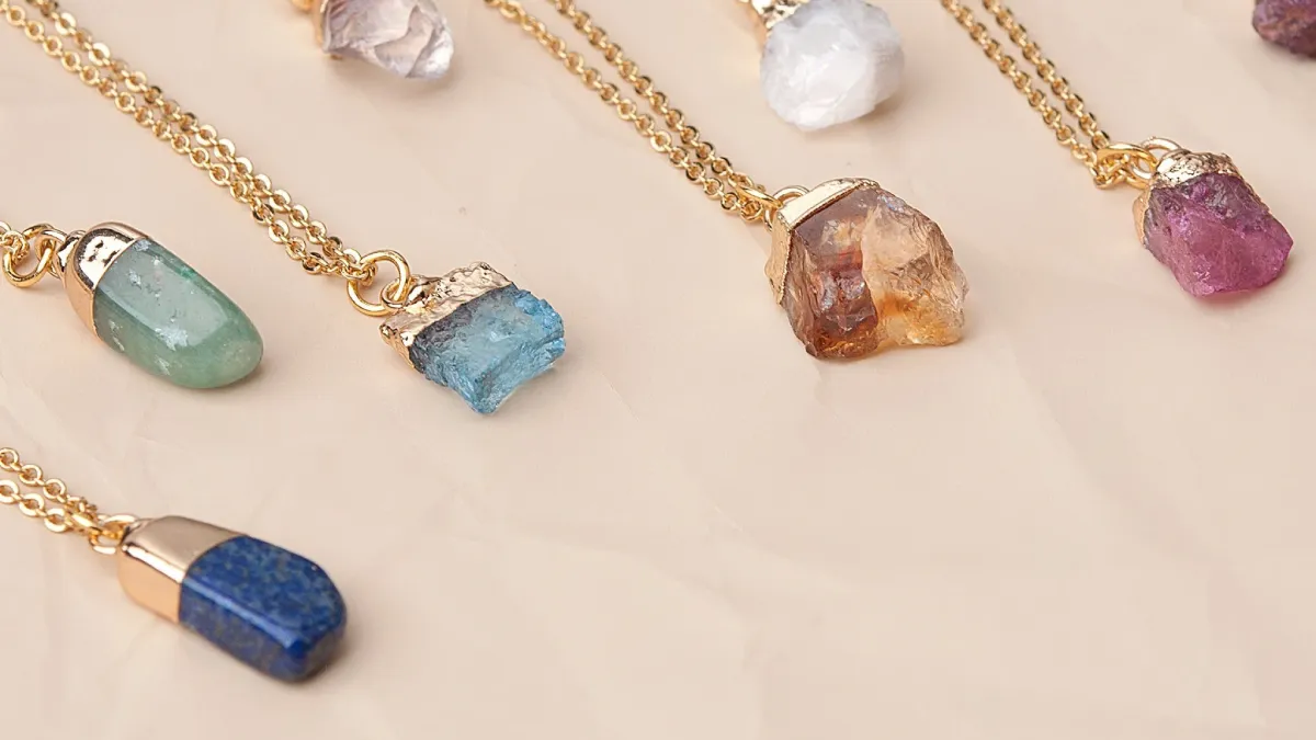 گردنبند ماه تولد